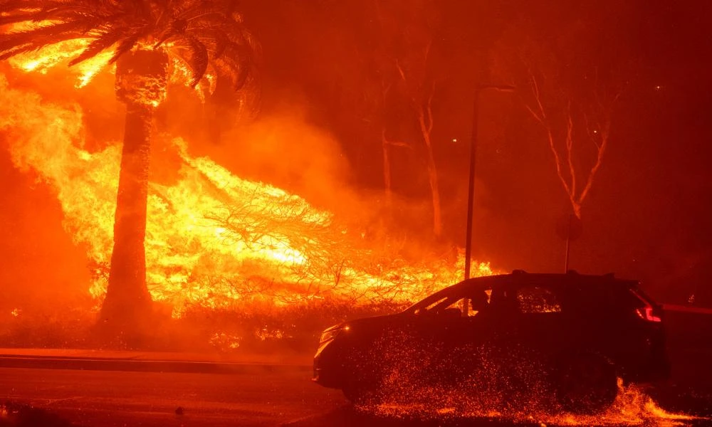 ΗΠΑ: Νέα μεγάλη πυρκαγιά βόρεια του Λος Άντζελες – Εσπευσμένη απομάκρυνση χιλιάδων κατοίκων